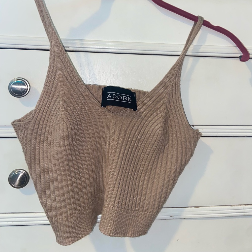 Beige knit cropped tank top size medium
